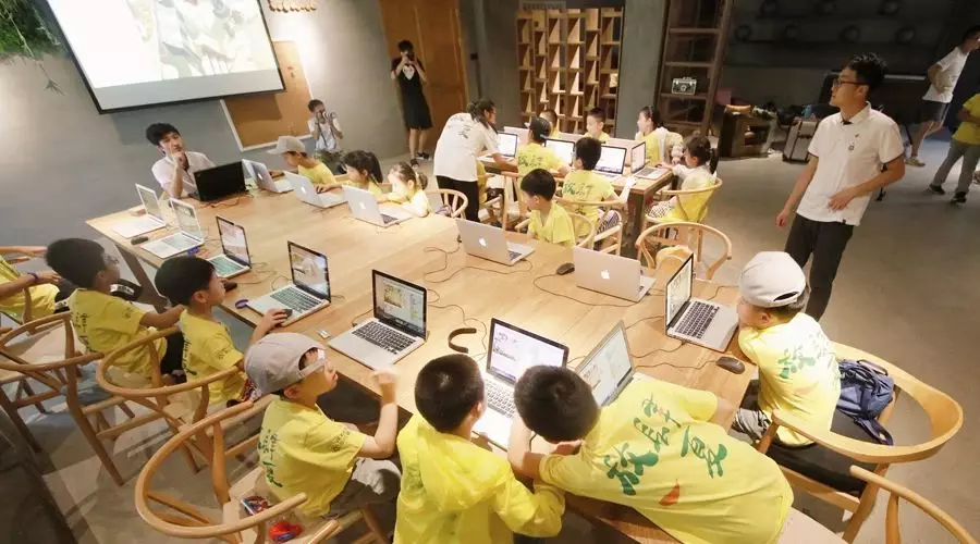 日本小学生在软件大赛中展露头角