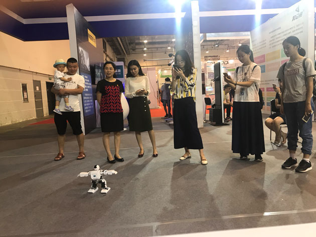 智慧城市主题的青少年人工智能教育品牌卡卡狮编程